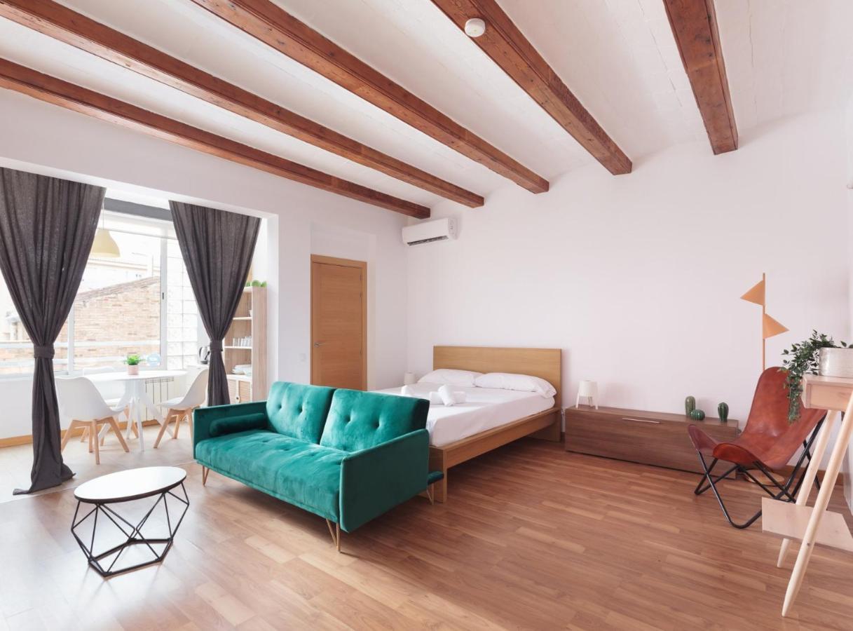 Spacious Doubleroom Apartment At Sants Barcelona Exterior photo