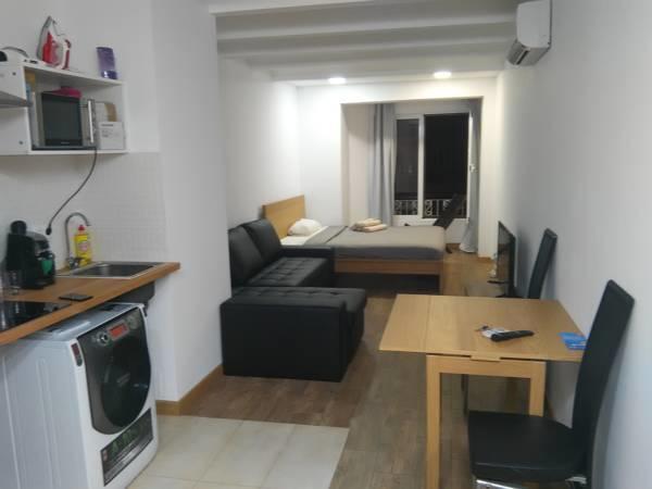 Spacious Doubleroom Apartment At Sants Barcelona Exterior photo